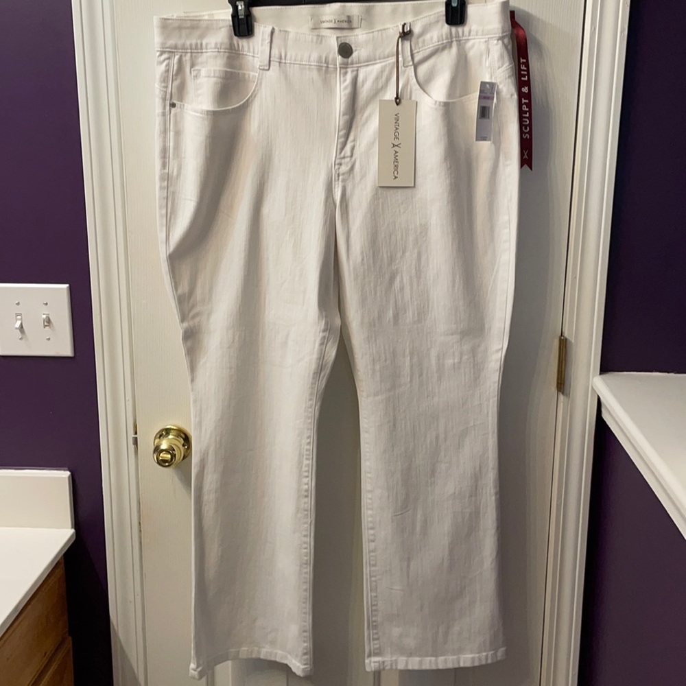 NWTs Sz22 Vintage America white jeans sculpt& lift